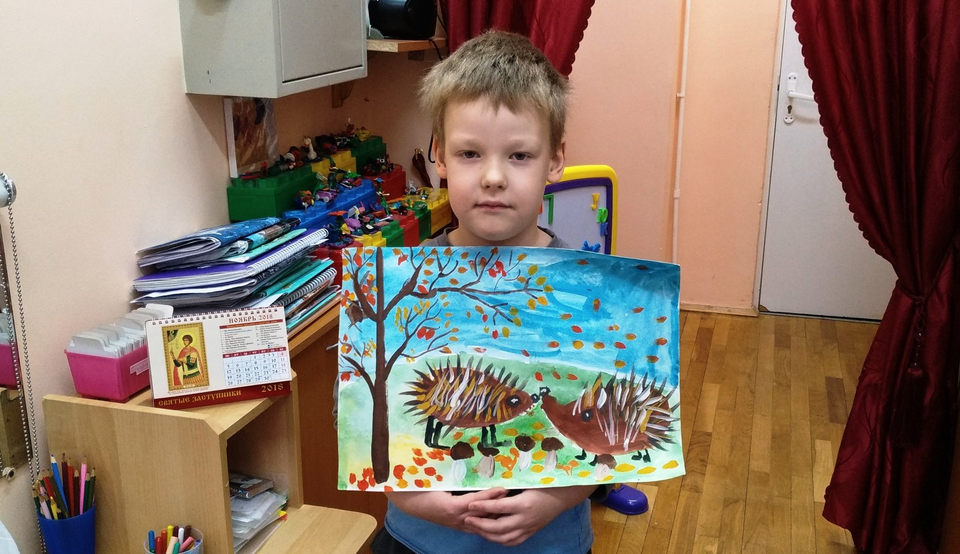 Детский рисунок - Ёжики в осеннем лесу
