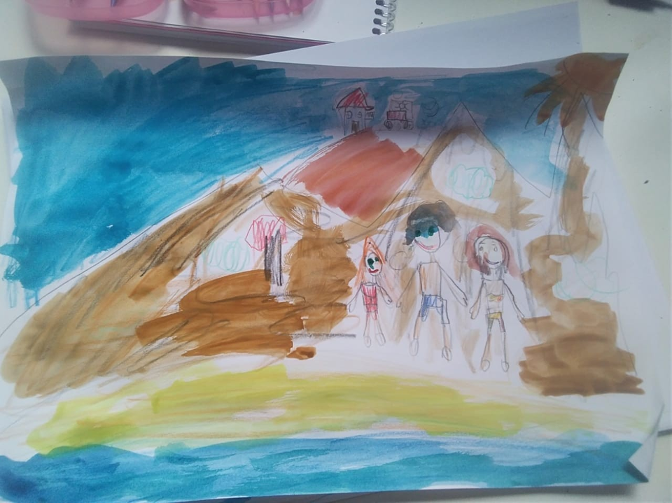 Детский рисунок - Как я провела лето со своей семьей