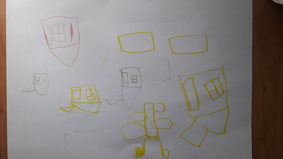 Детский рисунок - Эвелинка и её домики