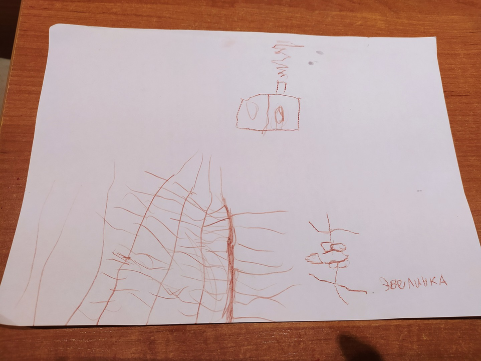 Детский рисунок - Эвелина и ее летающий домик
