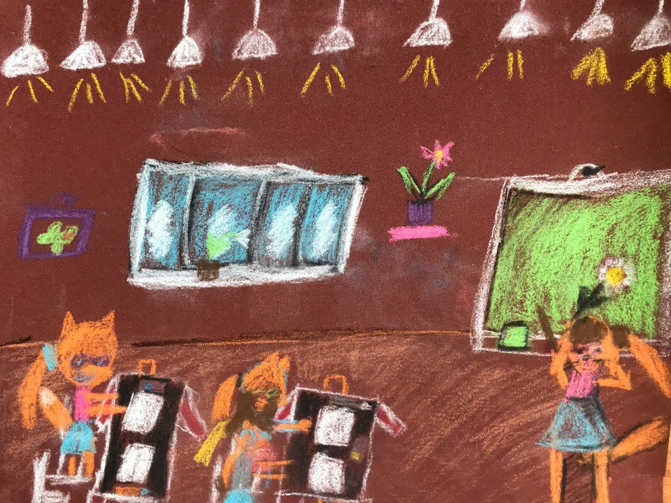 Детский рисунок - Лисички учатся рисовать
