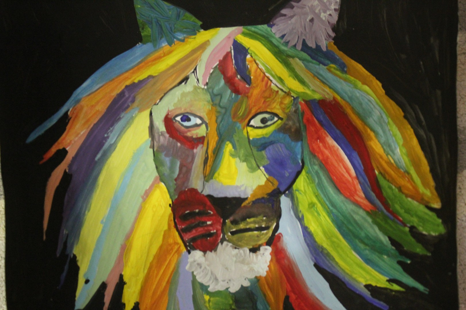Детский рисунок - Разноцветный лев