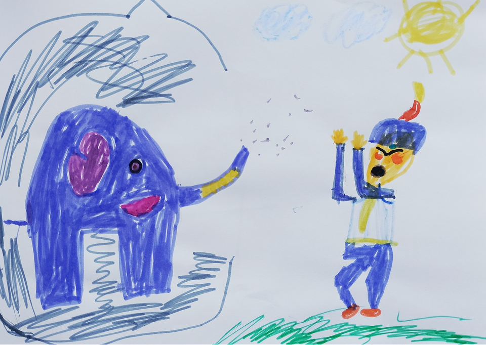 Детский рисунок - Слон-защитник