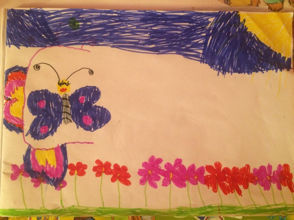 Детский рисунок - Приключения с бабочкой - домик Эвелинки
