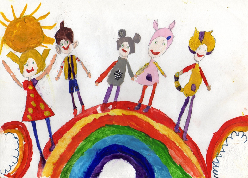 Детский рисунок - Кукутики на радуге