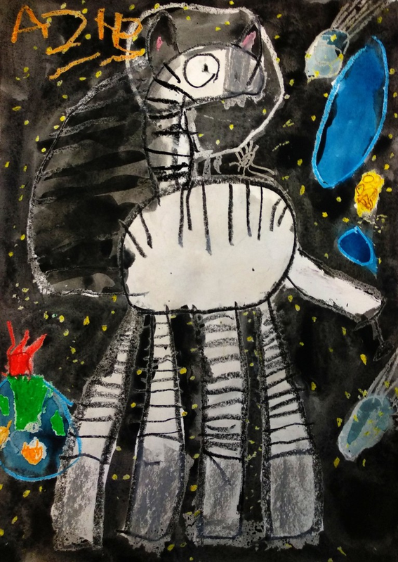 Детский рисунок - Зебра в скафандре летает в космосе