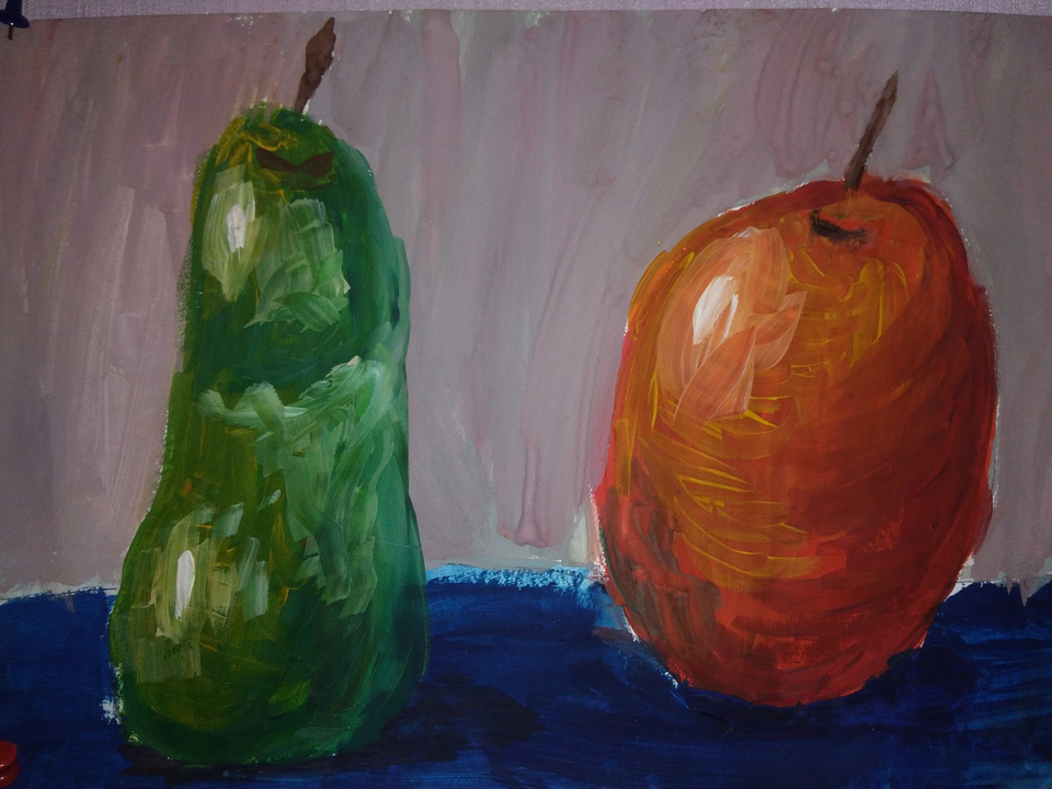 Детский рисунок - Яблочко и грушка