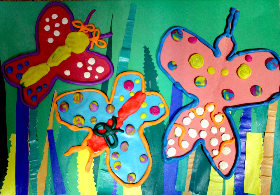Детский рисунок - Подружки бабочки