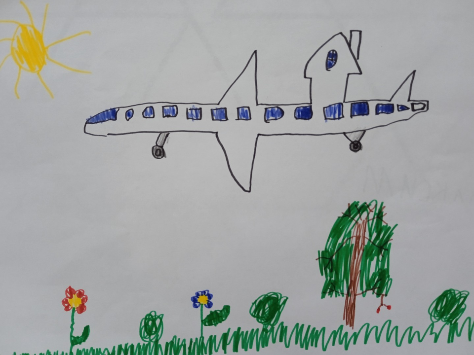 Детский рисунок - Дом самолет для Эвелинки