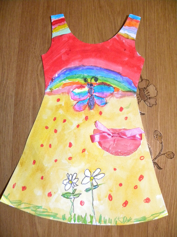 Детский рисунок - Платье