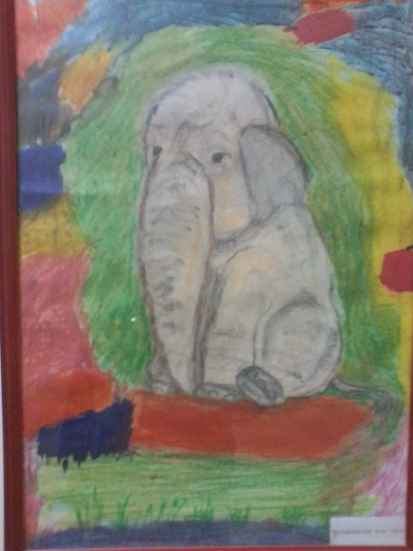 Детский рисунок - слоник