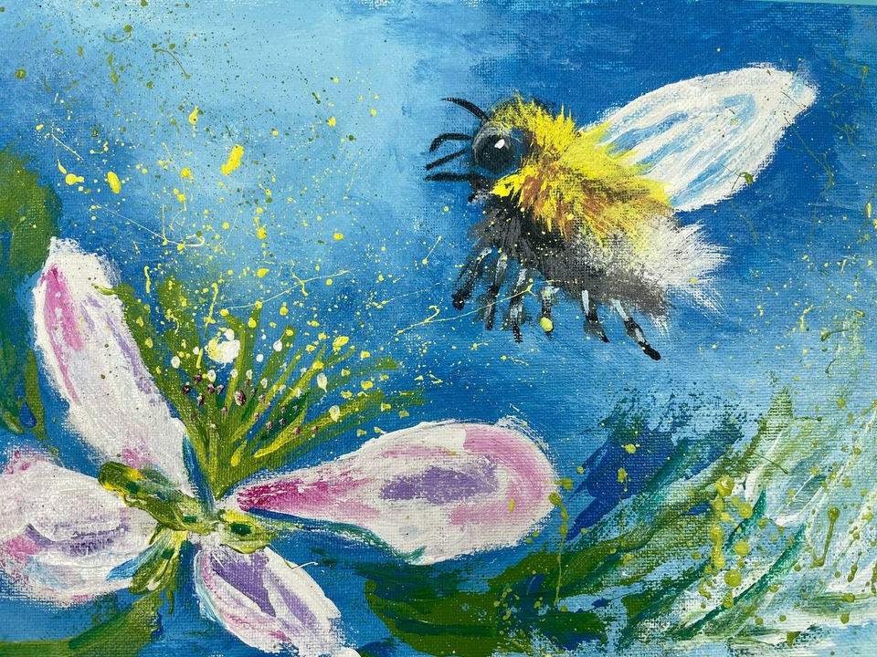 Детский рисунок - Пчела и цветок