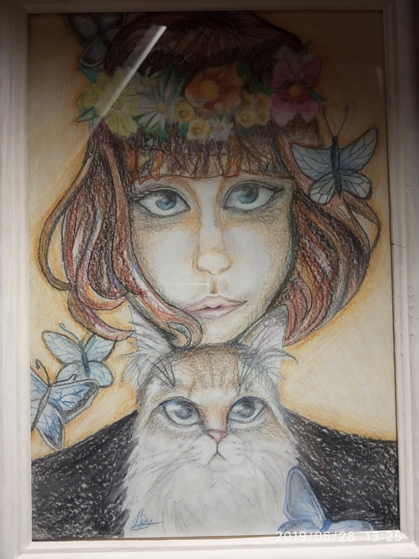 Детский рисунок - Девушка с котиком