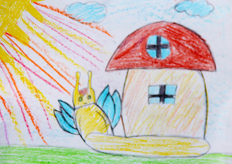 Детский рисунок - Новый домик для Эвелинки