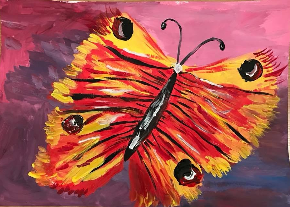 Детский рисунок - Бабочка красавица