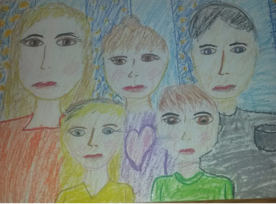 Детский рисунок - Моя дружная семья