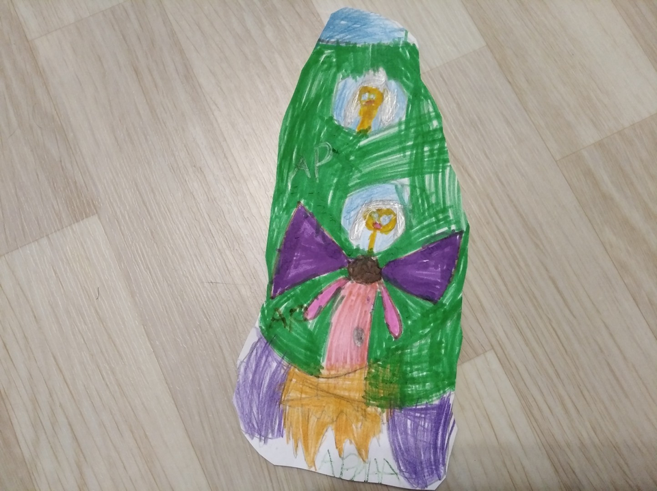 Детский рисунок - Ракета для карандашиков