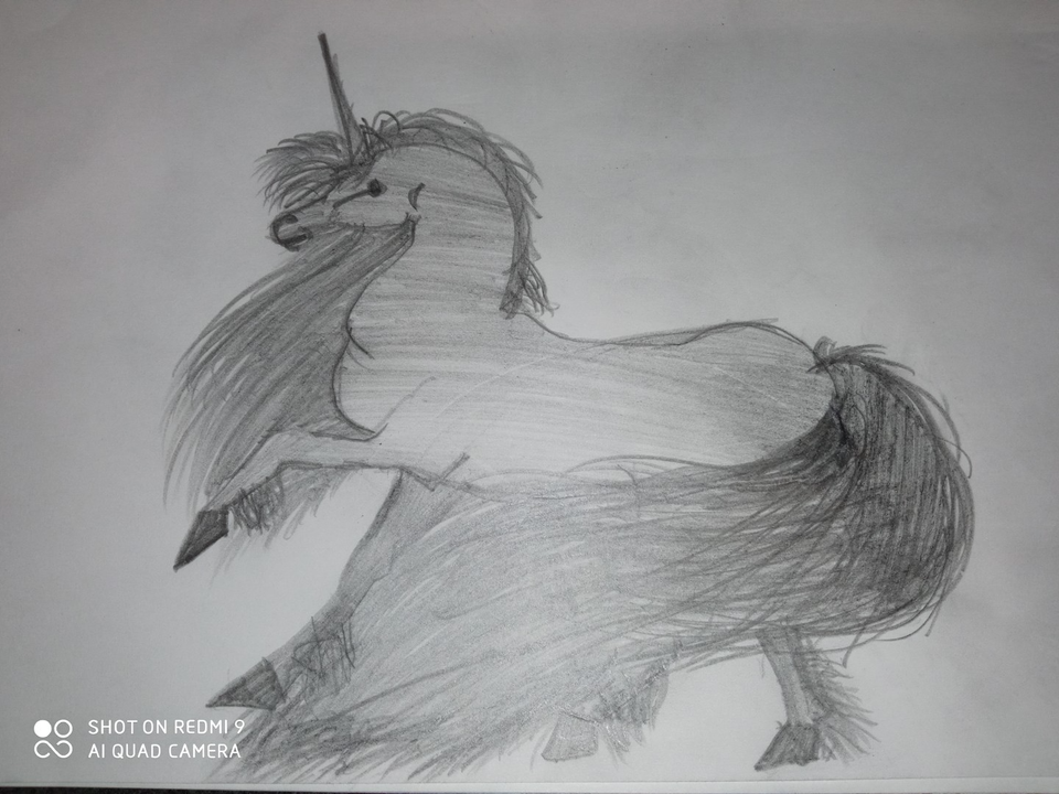 Детский рисунок - Серая лошадка