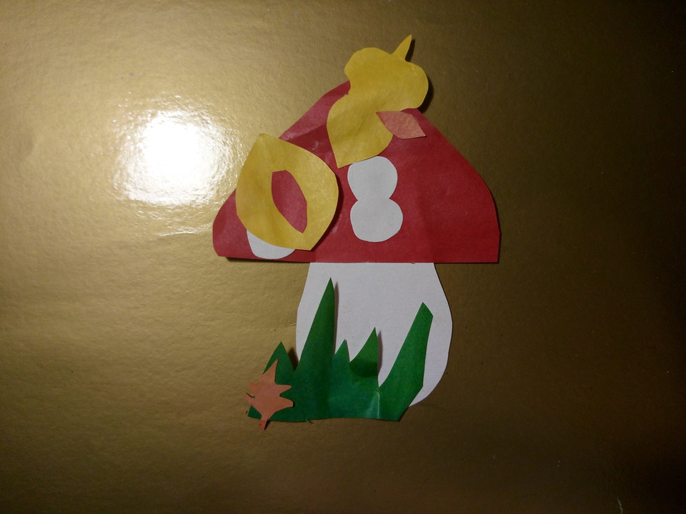 Детский рисунок - гриб