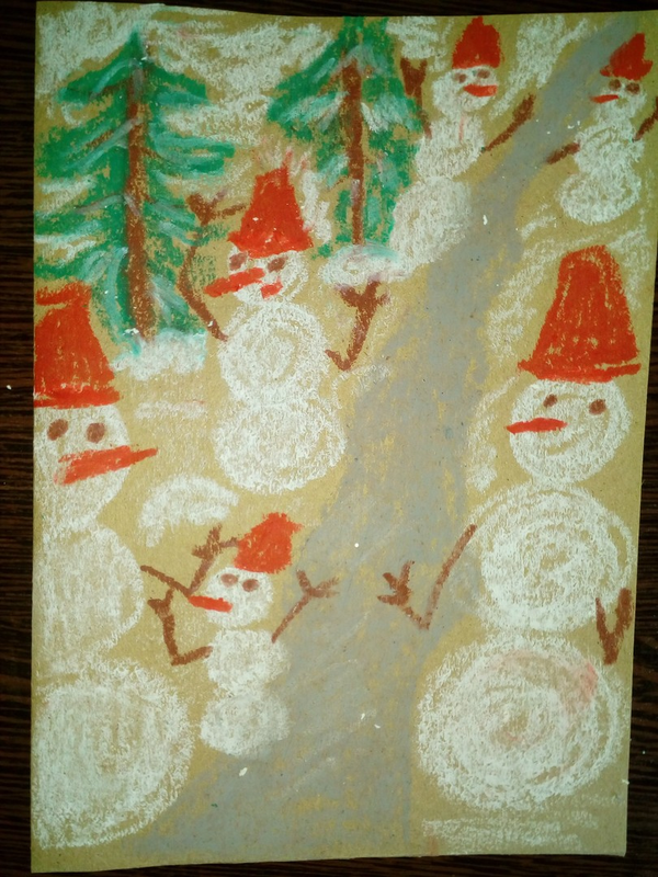 Детский рисунок - веселые снеговички