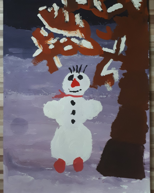 Детский рисунок - Скоро скоро Новый год - снега снеговик несет